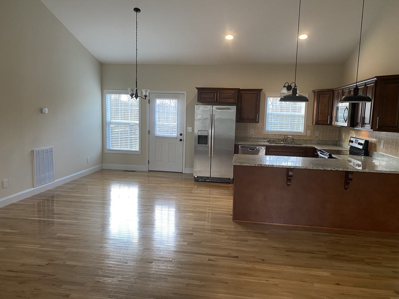 2648 Park West Dr - Photo 3 of 7