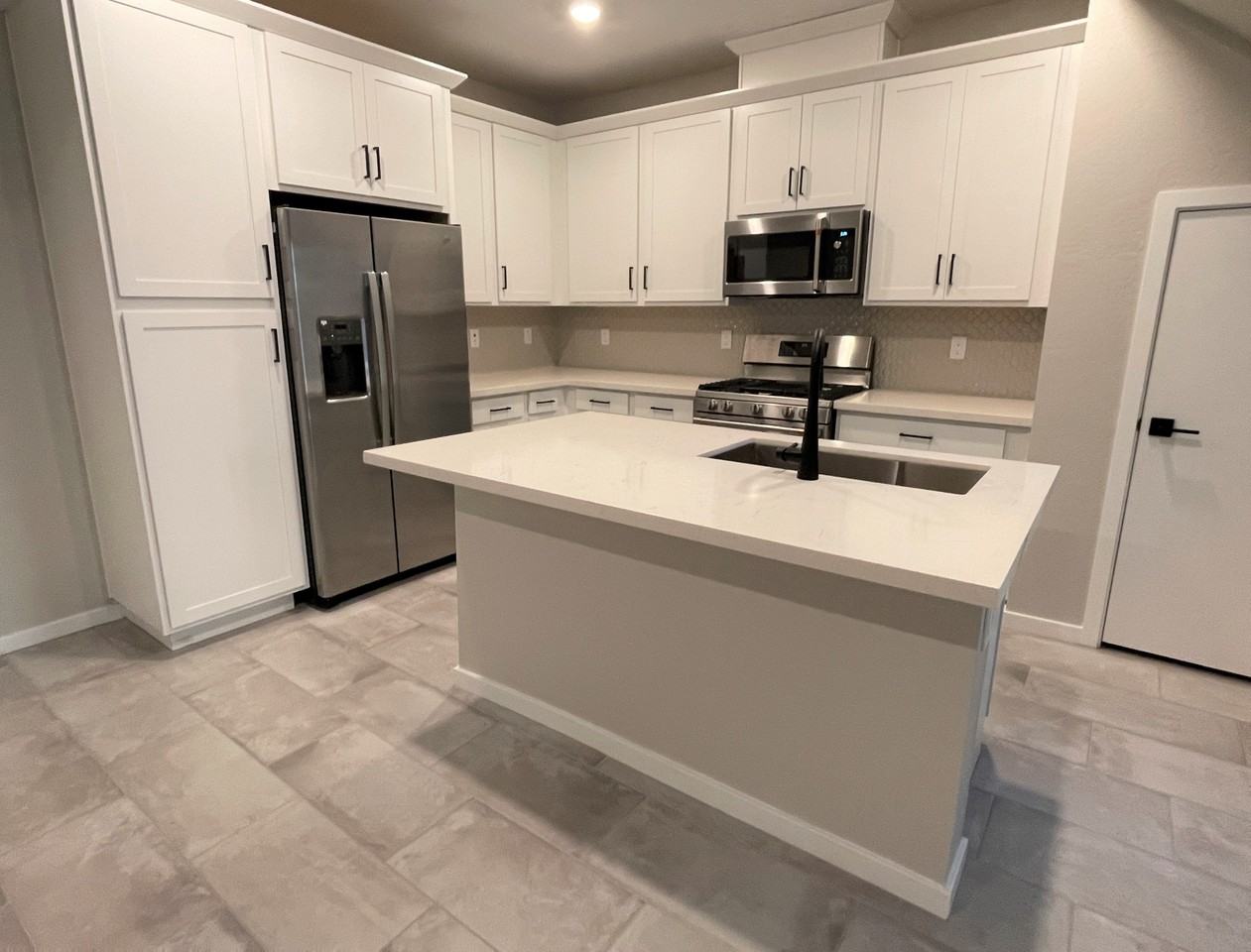 729 E Zesta Ln #102 - Photo 3 of 20