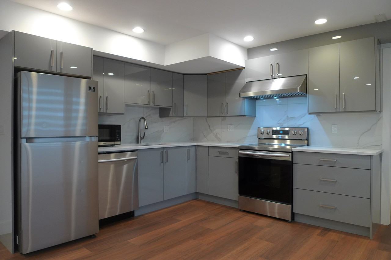 9350 210 St - Photo 2 of 23