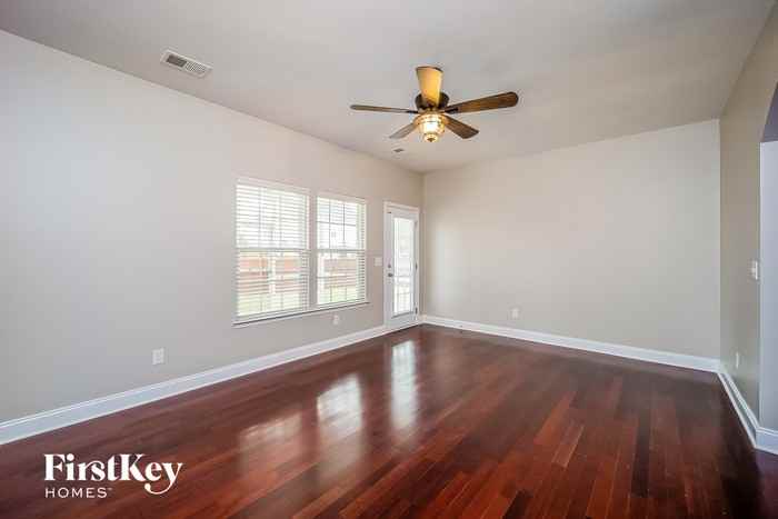 209 Red Leaf Blvd - Photo 3 of 15