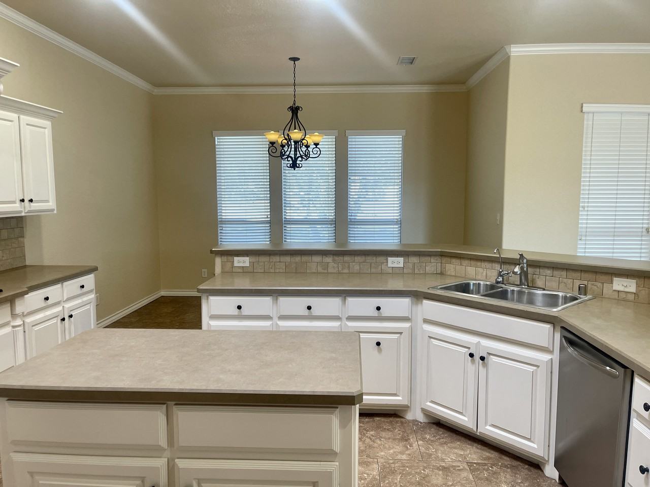 5009 Woodhollow Drive - Photo 2 of 22