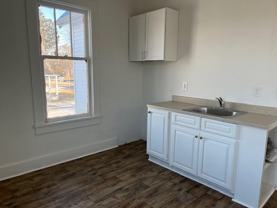 713 W Adams St - Photo 1 of 1