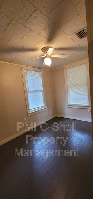 10608 Chemstrand Rd - Photo 2 of 8