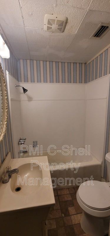 10608 Chemstrand Rd - Photo 4 of 8