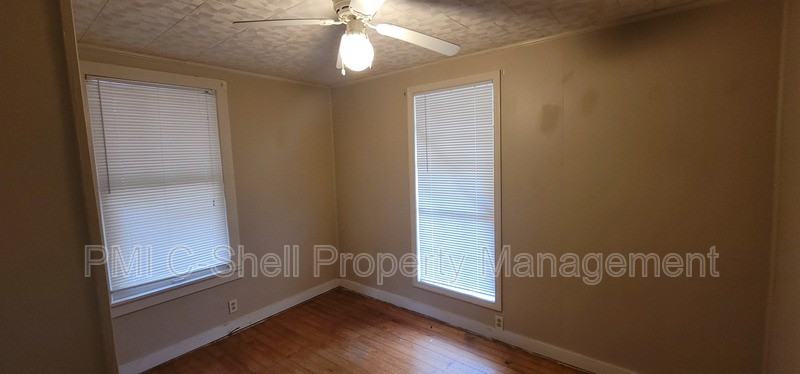 10608 Chemstrand Rd - Photo 5 of 8