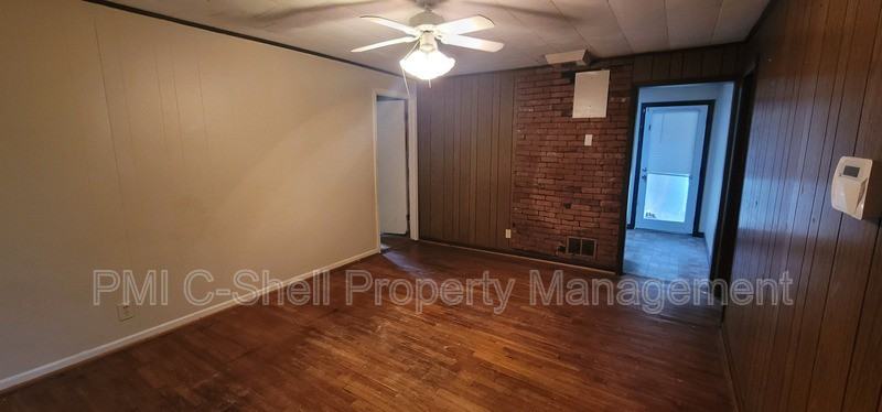 10608 Chemstrand Rd - Photo 6 of 8