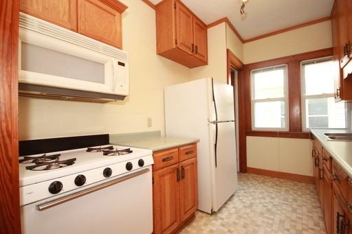 1213 35th St - Photo 2 of 24