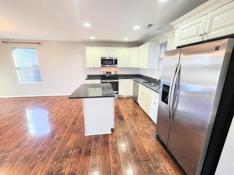 817 Johnstons Rd - Photo 3 of 29