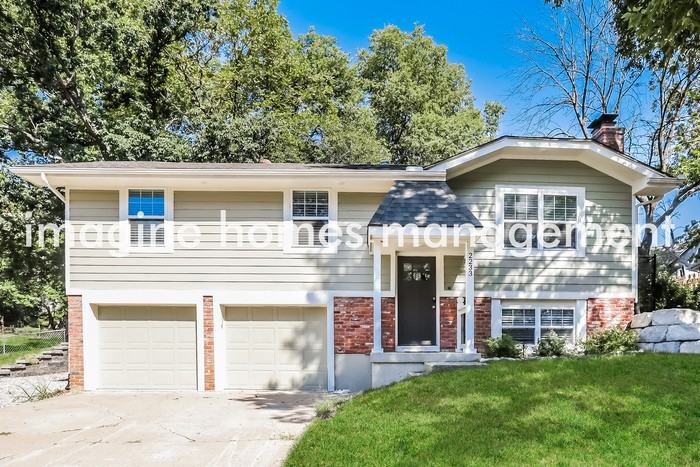 2233 Nw 64th Pl - Photo 3 of 16