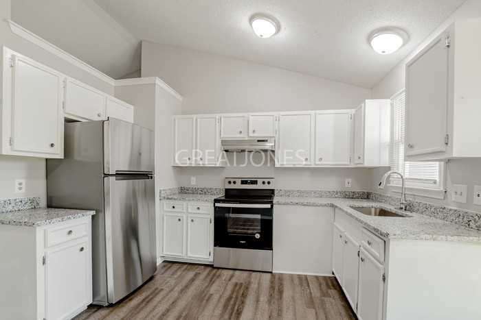 2728 S Partridge Cir - Photo 3 of 19