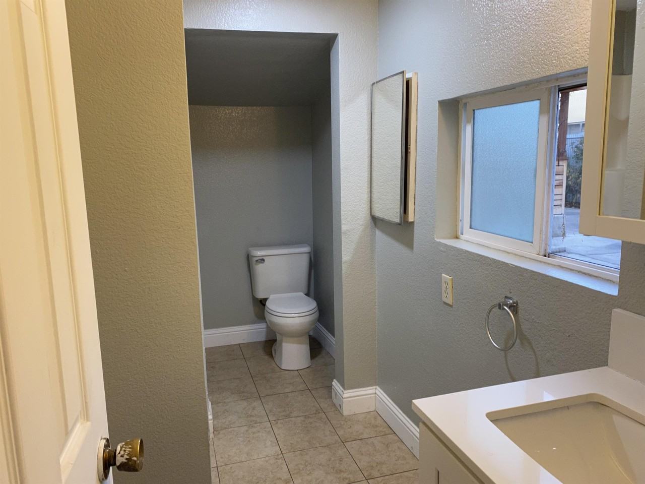 117 Spruce St #B - Photo 7 of 38