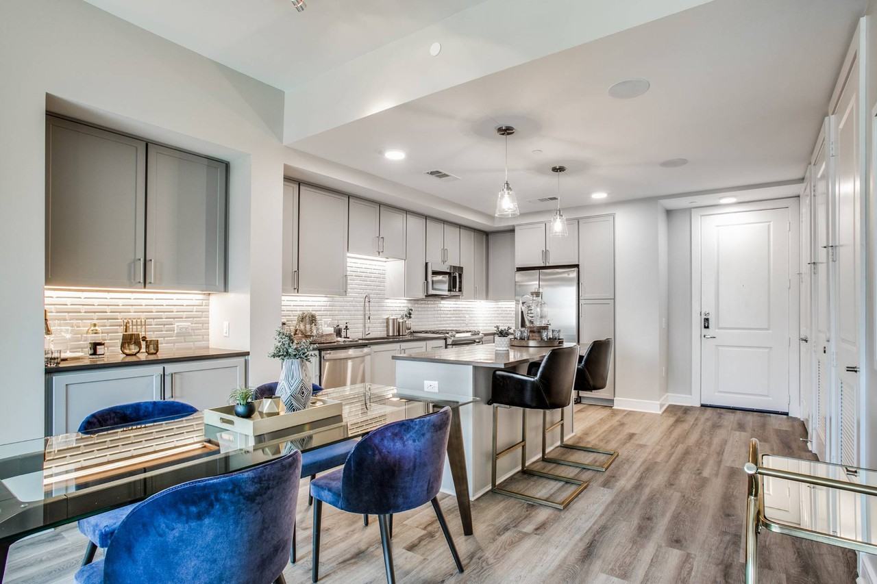 The Mckinley Houston Penthouse Apartments 9757 Katy Fwy, Houston, TX