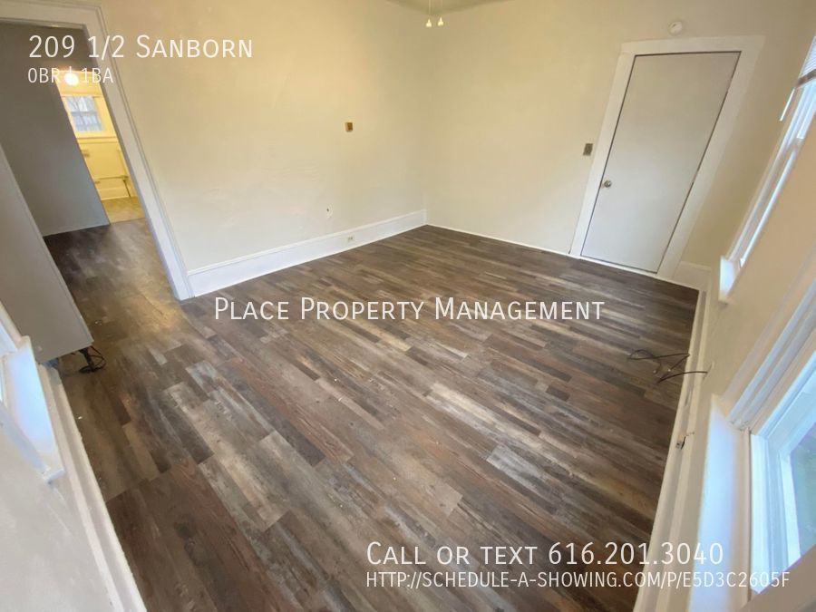 209 1/2 Sanborn Ave - Photo 3 of 8