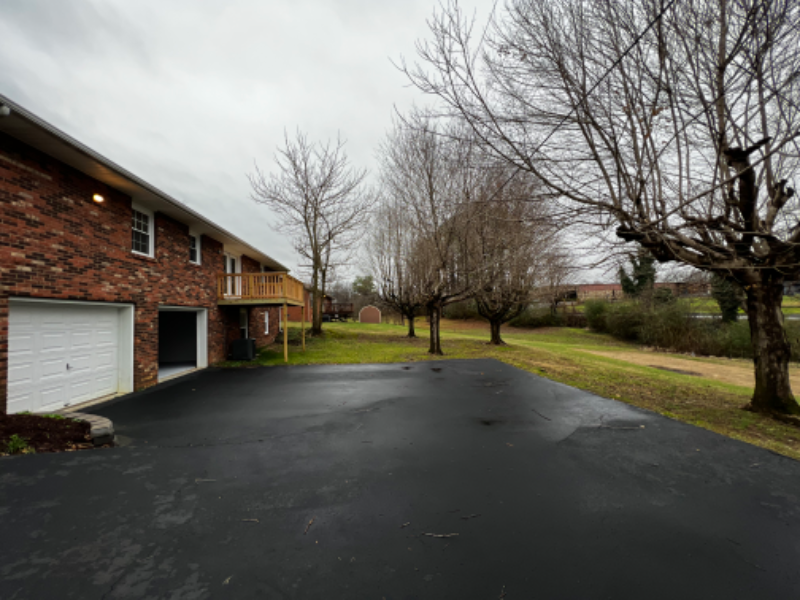 911 Maplewood Ave - Photo 4 of 28