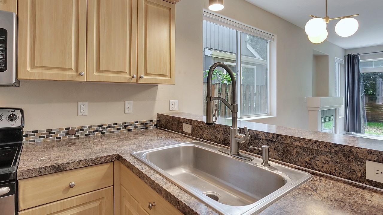 9817 N Clarendon Ave #1 - Photo 5 of 17