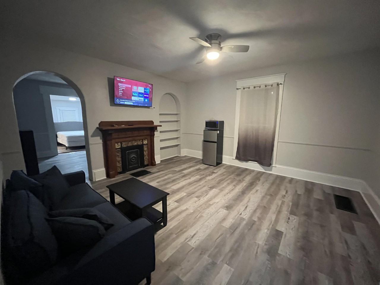 423 King StreetThe Pub - Photo 2 of 10