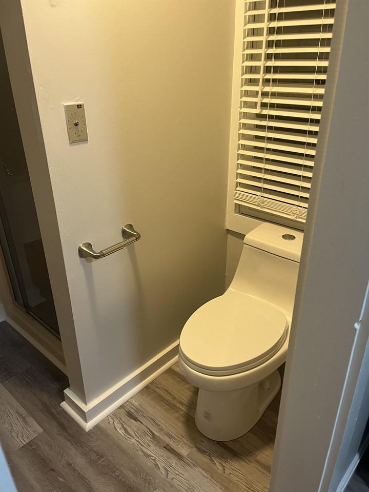 423 King StreetThe Pub - Photo 3 of 10