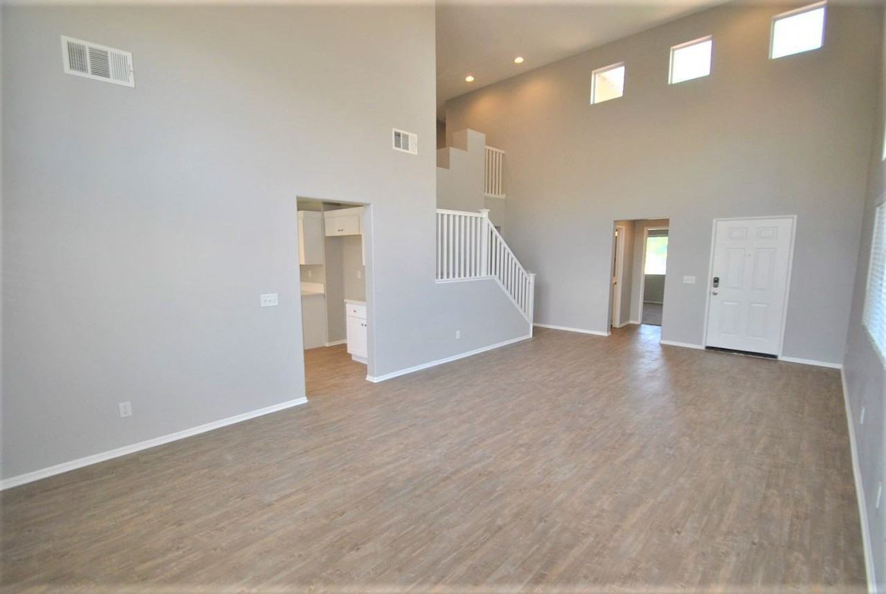 4361 Suffolk St - Photo 3 of 10