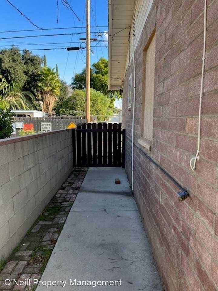 1203 Merrill St - Photo 2 of 13