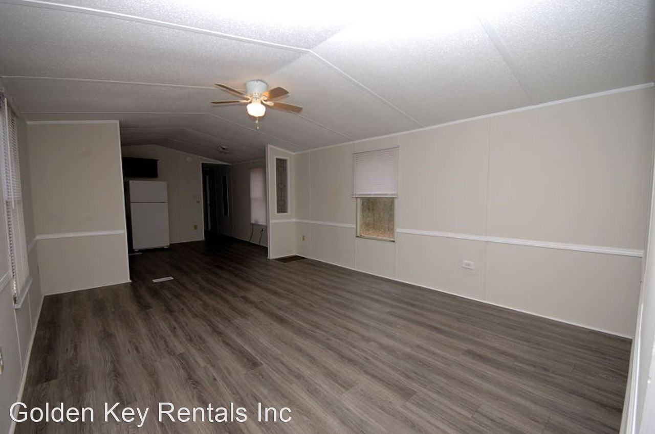 2033 Us Highway 13 S - Photo 2 of 8