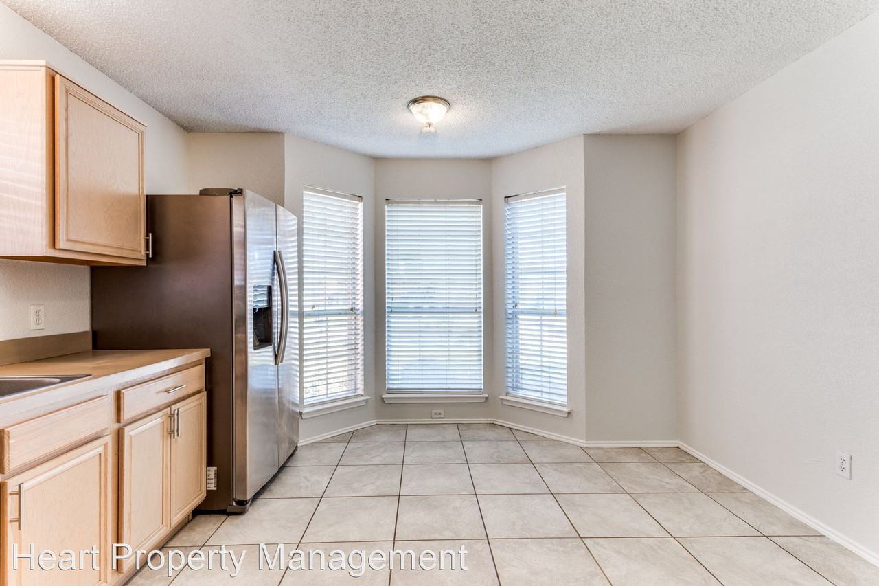 8049 Cannonwood Dr - Photo 3 of 25