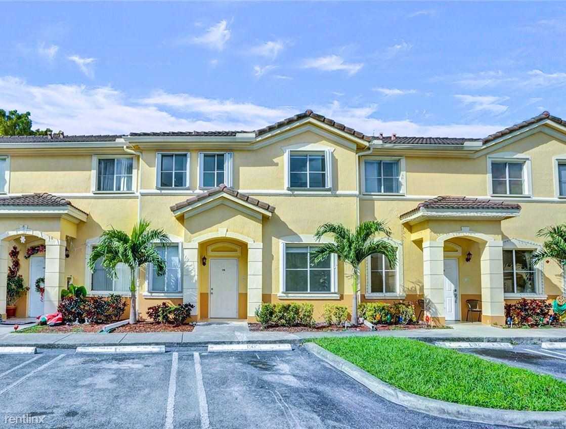 6902 NW 174th Ter - Photo 2 of 2