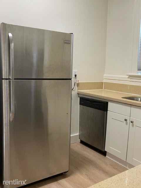 1746 35th Ave - Photo 3 of 7