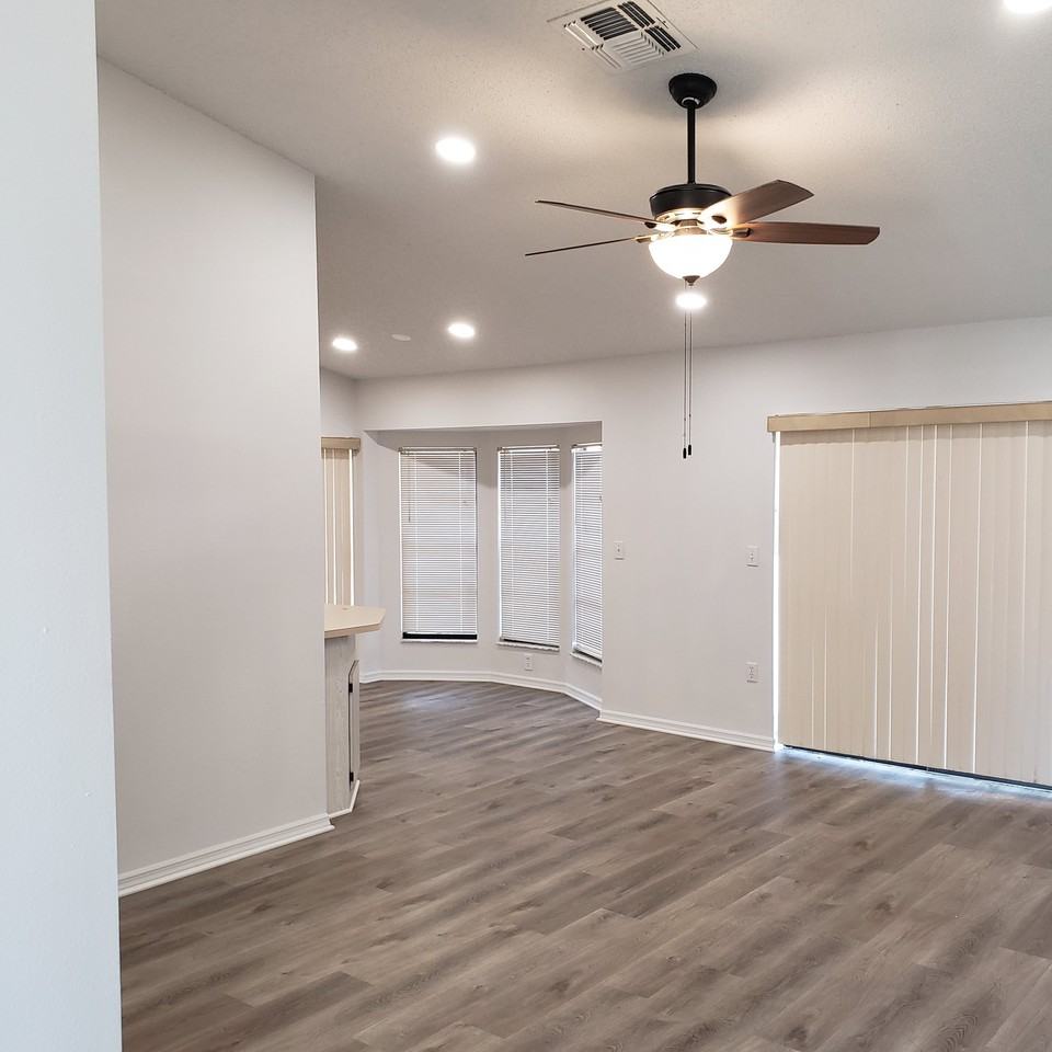 4373 Quintara St - Photo 4 of 13