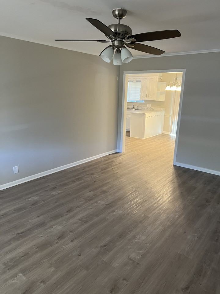 2237 N Toledo Ave - Photo 2 of 9