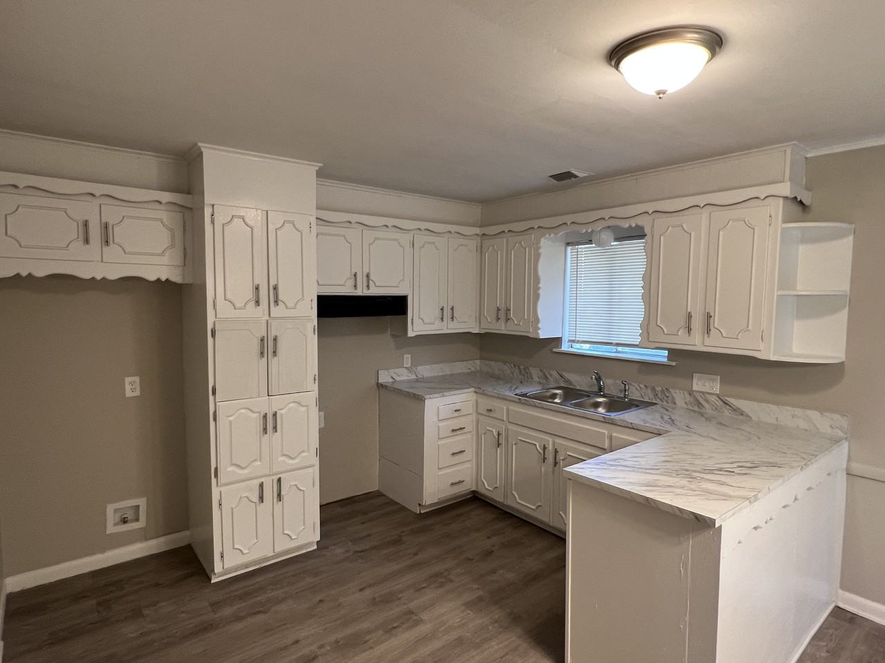 2237 N Toledo Ave - Photo 3 of 9