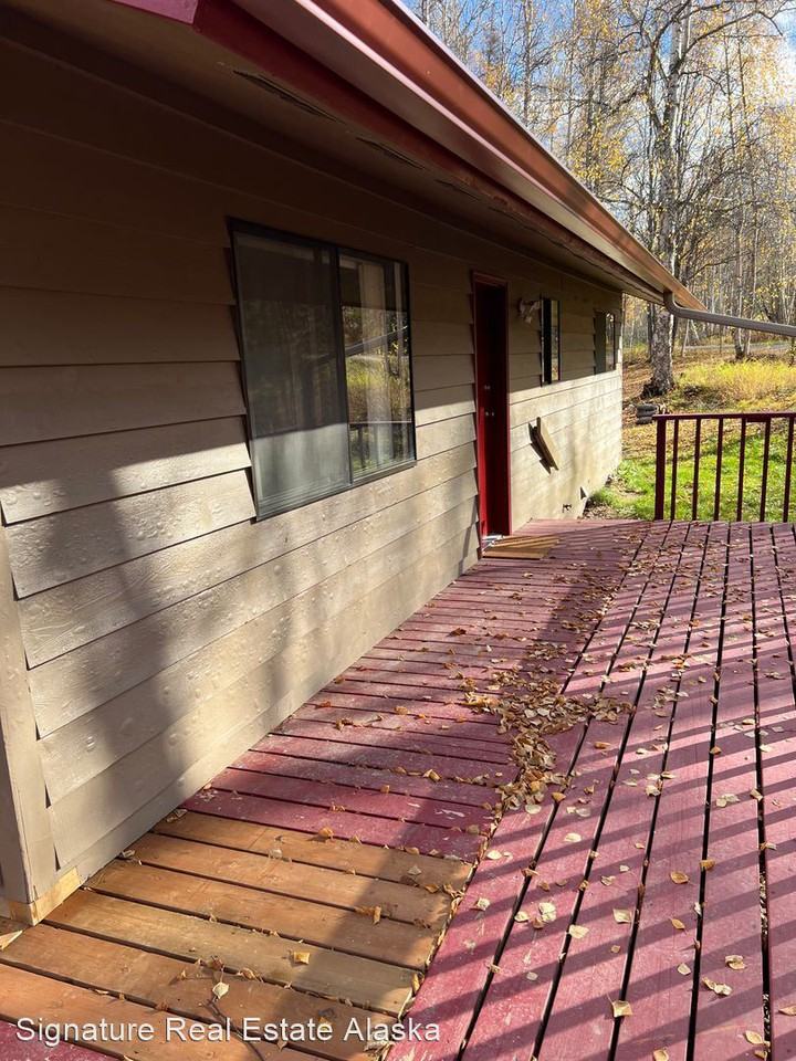 17445 W Lighthouse Dr - Photo 2 of 16