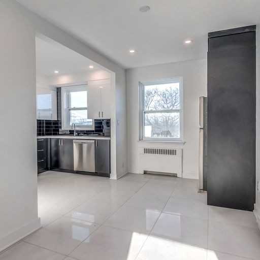 5830 Ch De La Côte-Saint-Luc - Photo 3 of 50