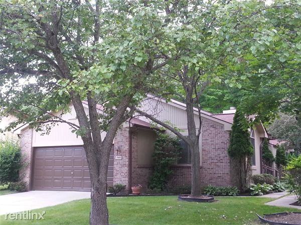 Maple Place Villas Condo Association - Photo 3 of 15