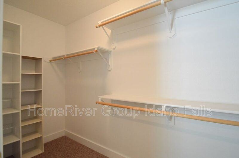 1541 Summer Way - Photo 6 of 15