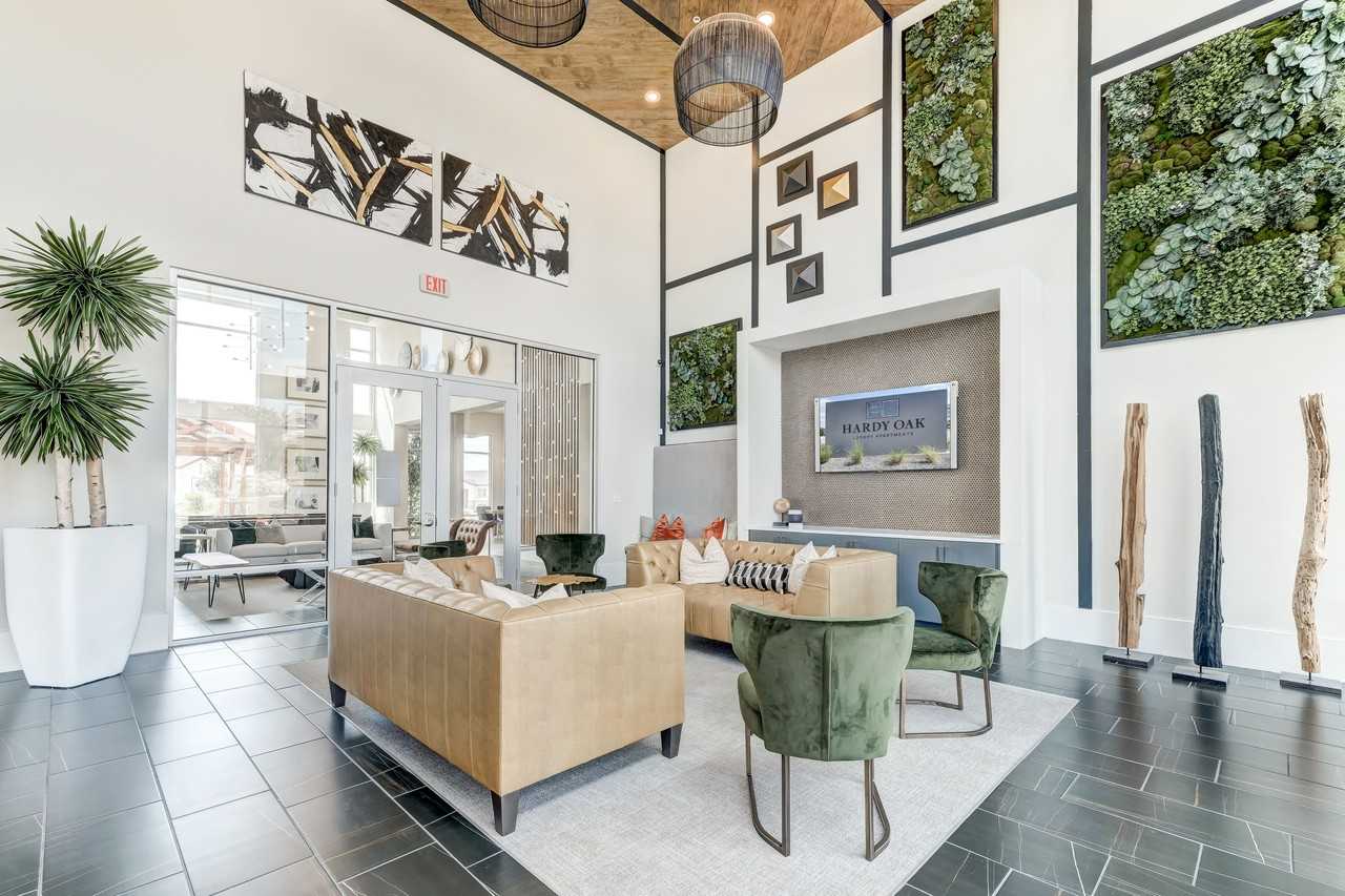 Hardy Oak - Photo 6 of 34