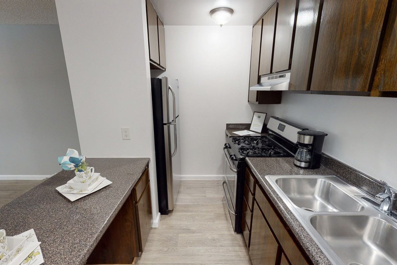 Executive House Apartments - Photo 7 of 59