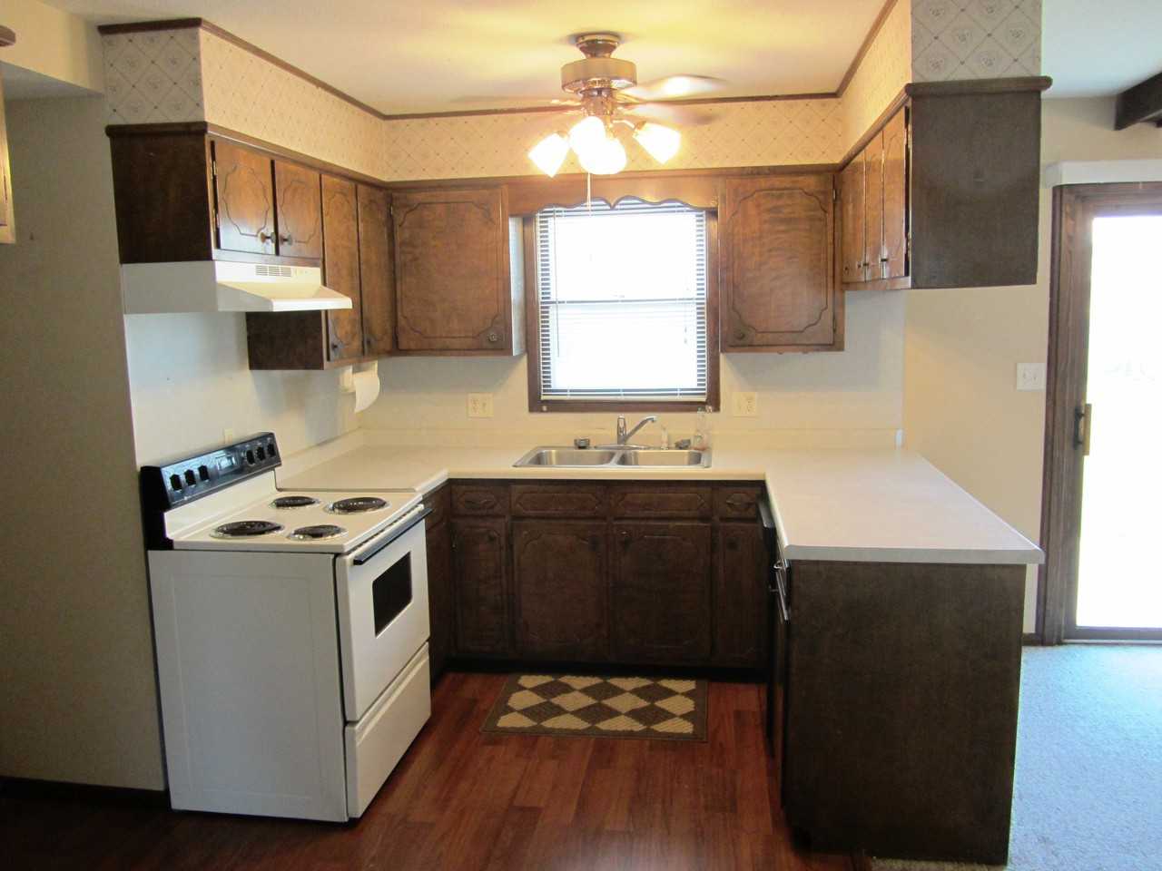 2425 E 2nd St - Photo 3 of 27