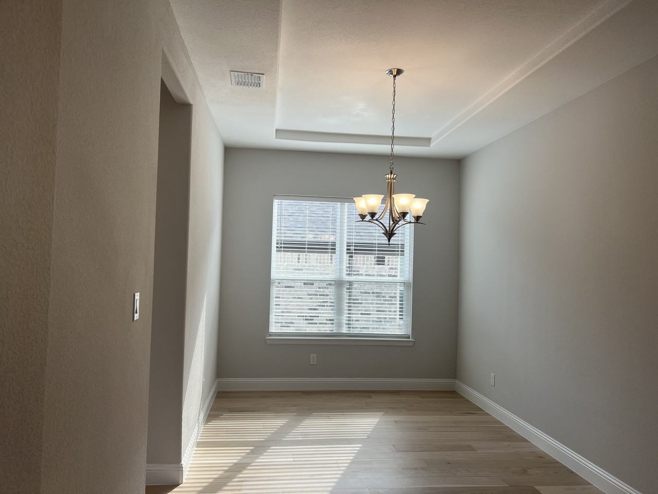 7208 Redwood Rd - Photo 3 of 16