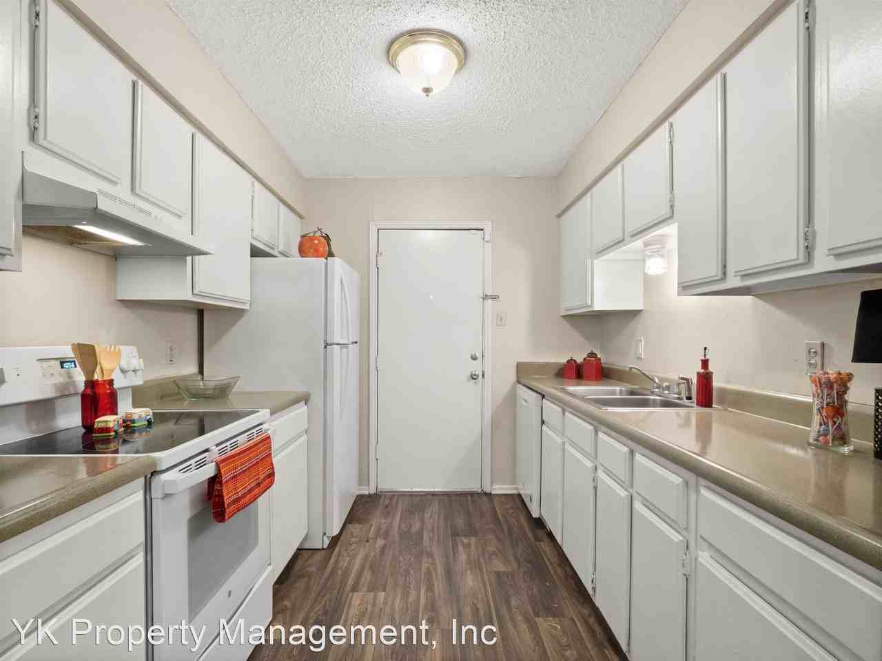 Holly Place - Photo 3 of 21