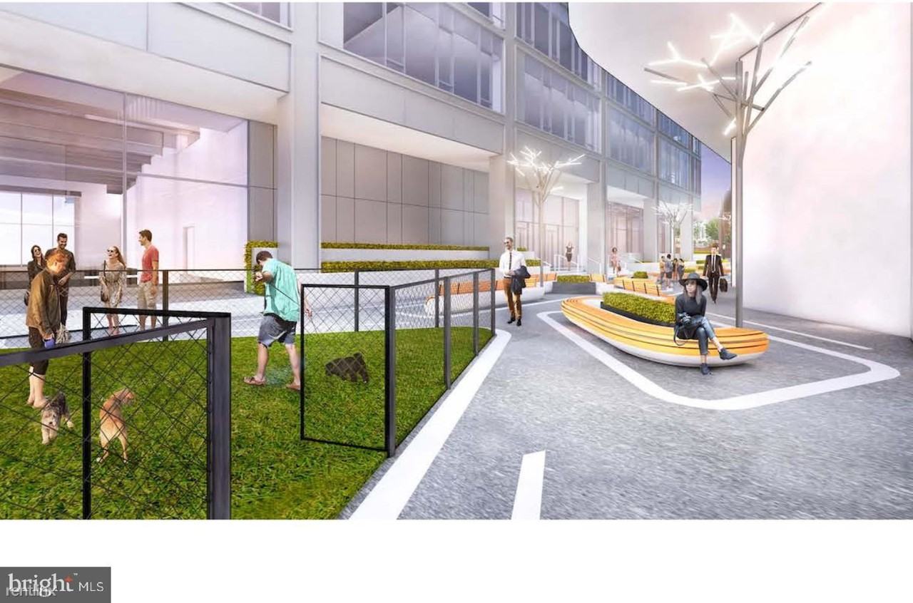 200 N 16th St - Photo 3 of 18