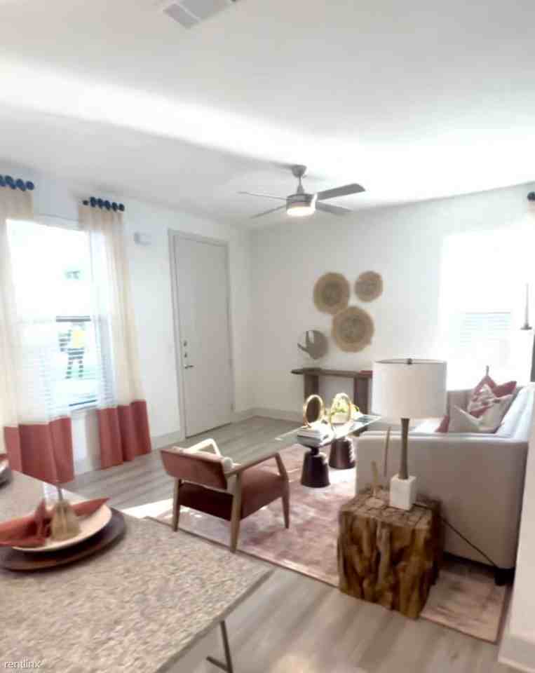 26503 E University Dr - Photo 2 of 9