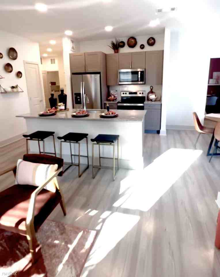 26503 E University Dr - Photo 3 of 9