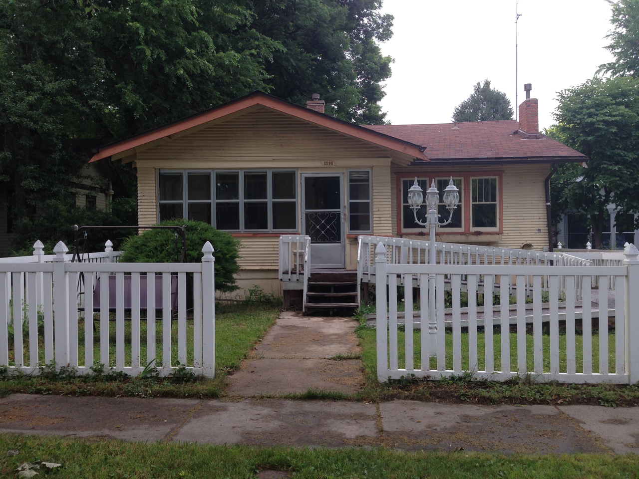 1516 W Oak St - Photo 2 of 12