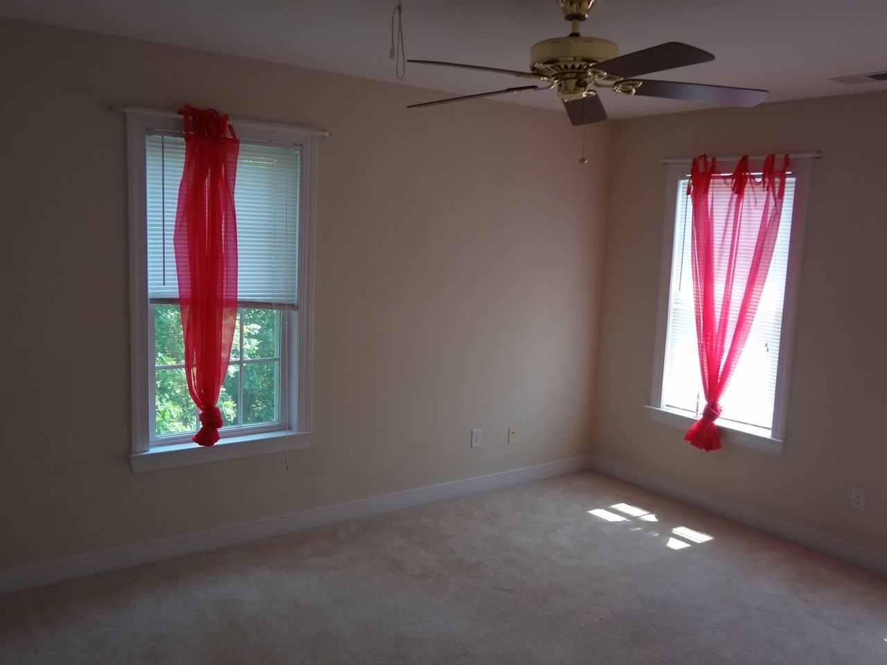 3607 Splitwood Rd - Photo 2 of 11