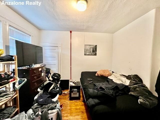31 Thacher St #5R - Photo 3 of 15