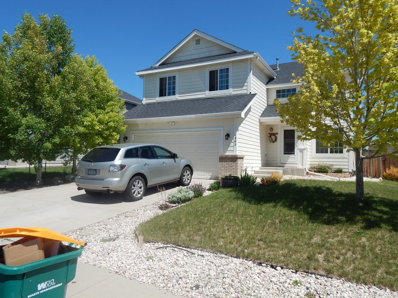 1202 Intrepid Dr - Photo 2 of 9