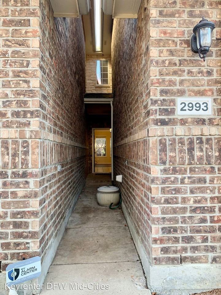 2993 Saint Andrews Dr - Photo 2 of 27