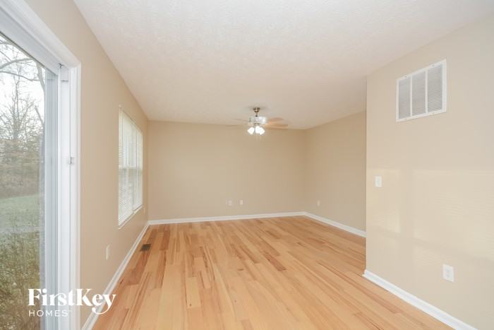 3463 Hickory Ln - Photo 3 of 15