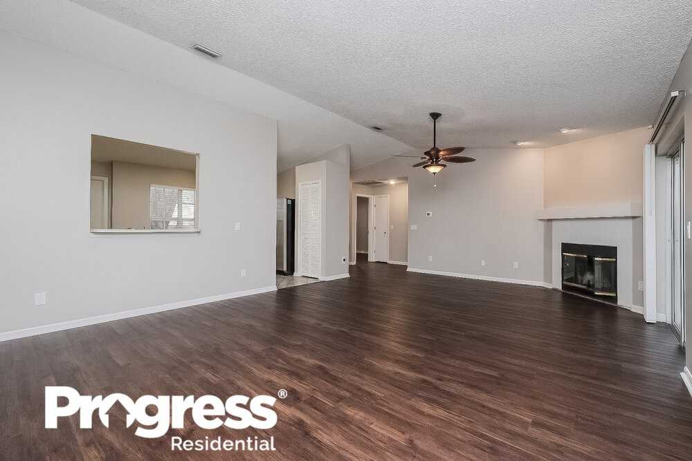 8437 Royal Hart Dr - Photo 3 of 16