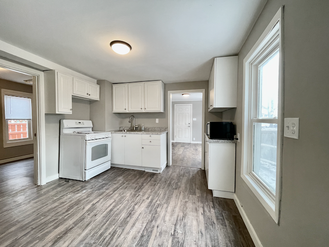 422 4th Ave S #1 - Photo 5 of 17